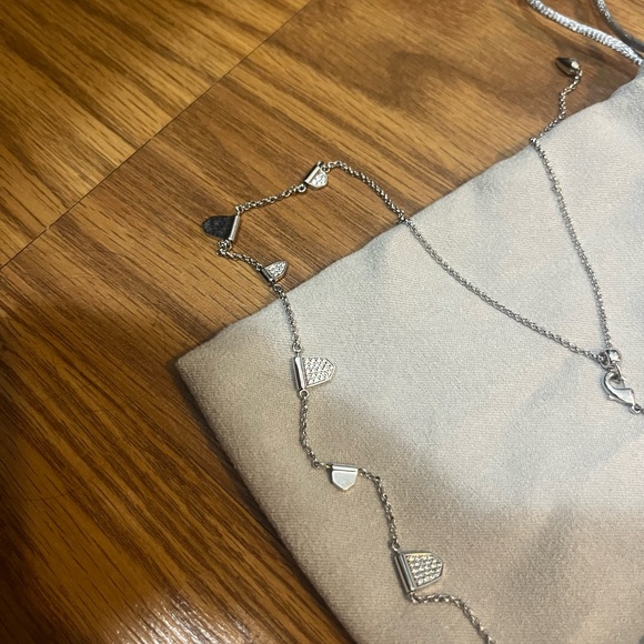 Kendra Scott Necklace - Picture 2 of 4